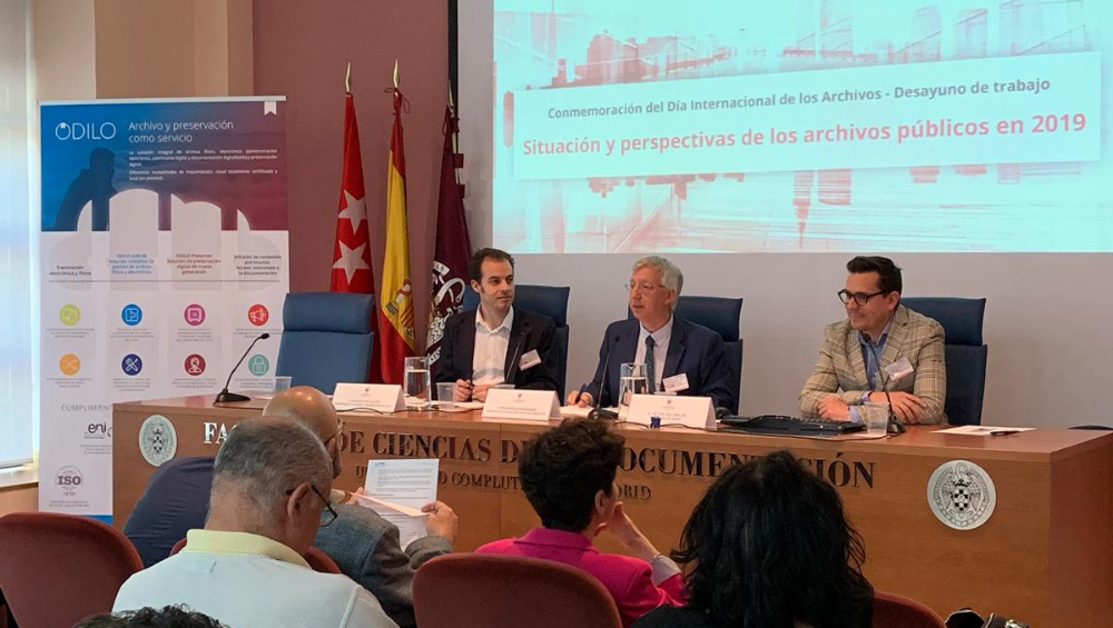 desayuno profesional sobre la situación y perspectivas de los archivos públicos en 2019