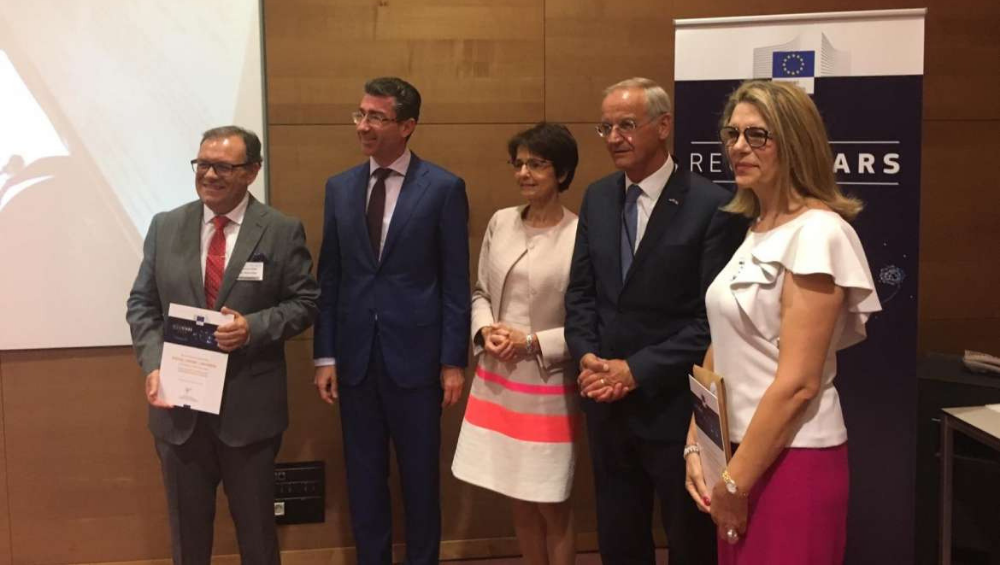 La biblioteca digital inteligente de la Consejería de Educación y Empleo de la Junta de Extremadura, Librarium, es uno de los 4 proyectos finalistas que se han anunciado esta mañana como finalistas en los premios RegioStars, de la Unión Europea